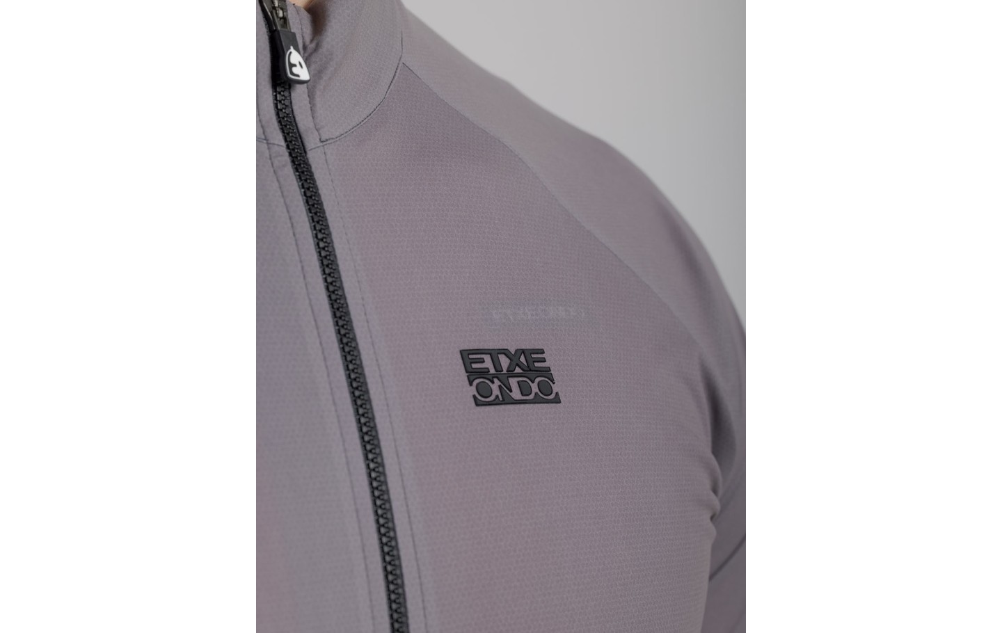 Capa Etxeondo Eon antracita